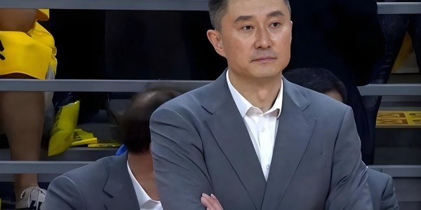 星空体育app下载-温馨！杜锋亲自给19岁小将开小灶，希望他给徐杰分担压力