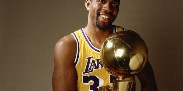 星空体育app下载-一个数据之王，一个冠军之王，谁才是历史第一控卫？