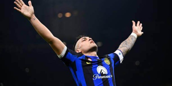 星空体育app下载-还有谁？！4轮16球！领跑12分！国米杀疯了！赢麻了！